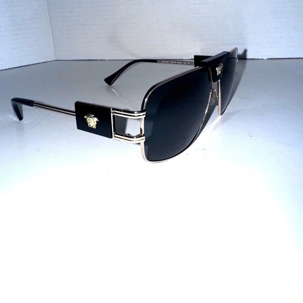 Versace VE2251 Navigator Black/Gold Men’s sunglasses